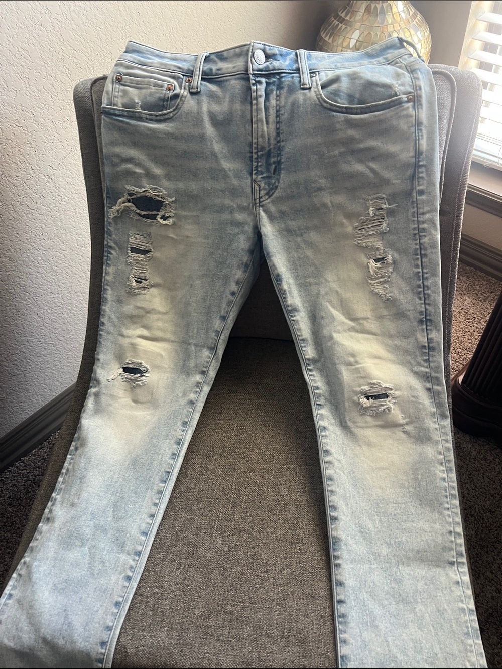 American Eagle Outfitters Light Blue Distressed Jogger Jeans